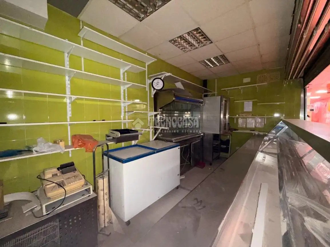 Cocina de Local en venta en Madrid