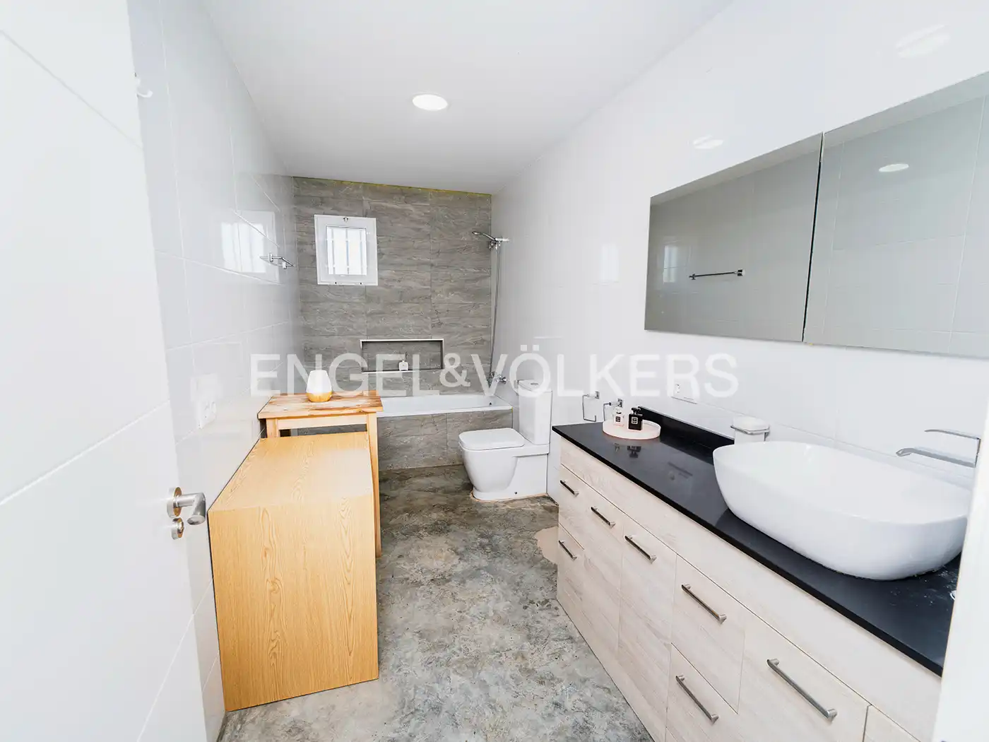 Baño de Casa o chalet en venta en Santa Pola con Aire acondicionado, Calefacción y Jardín privado