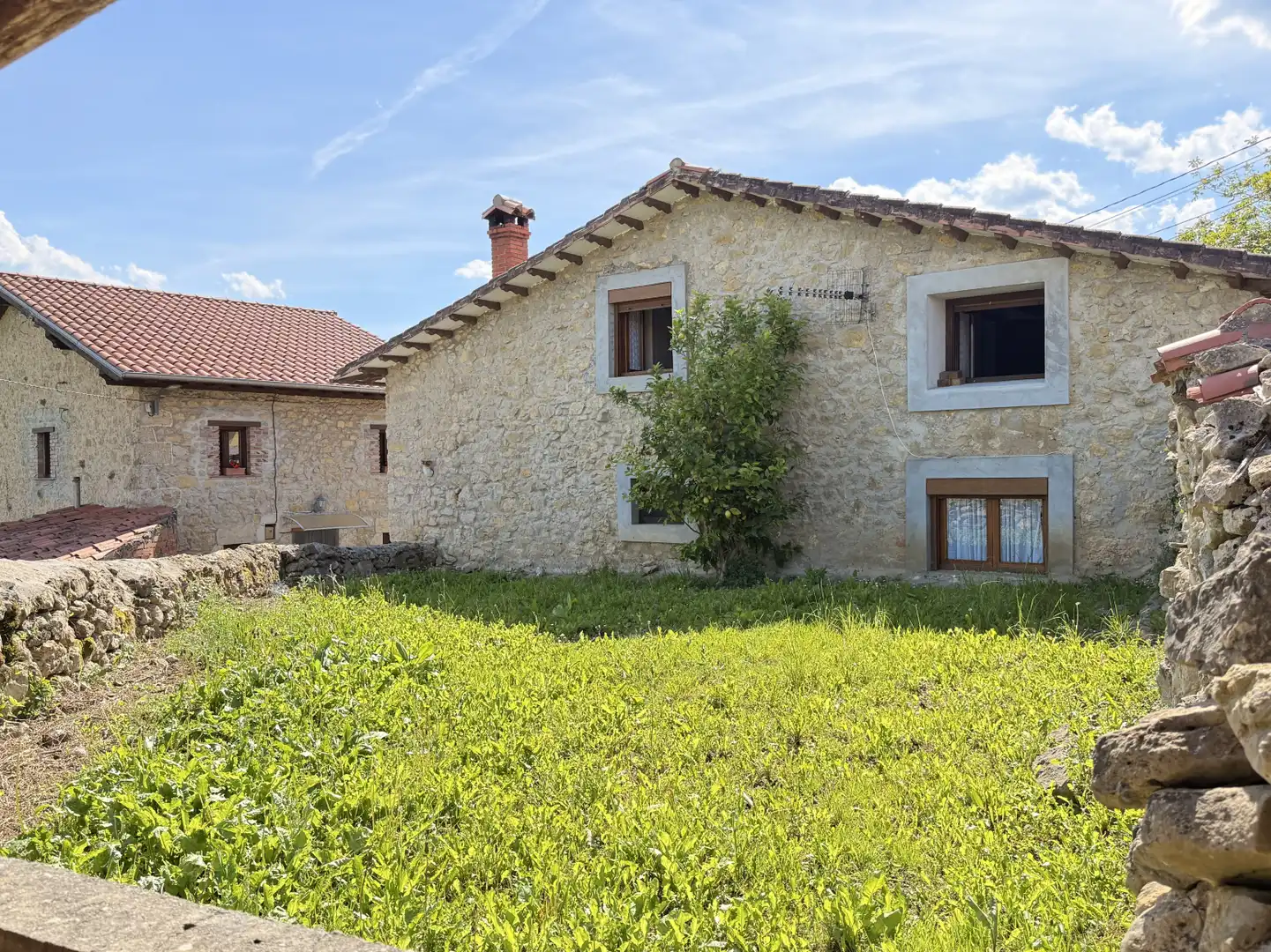 Vista exterior de Casa o xalet en venda en Herrerías amb Jardí privat, Parquet i Traster