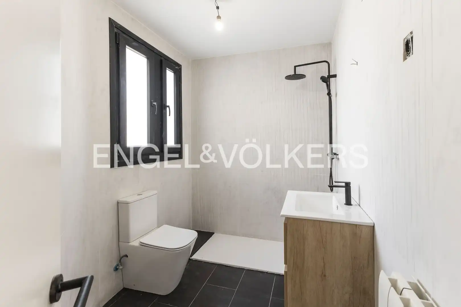 Bathroom of Houses for rent in Ciudalcampo  with Air Conditioner, Heating and Private garden