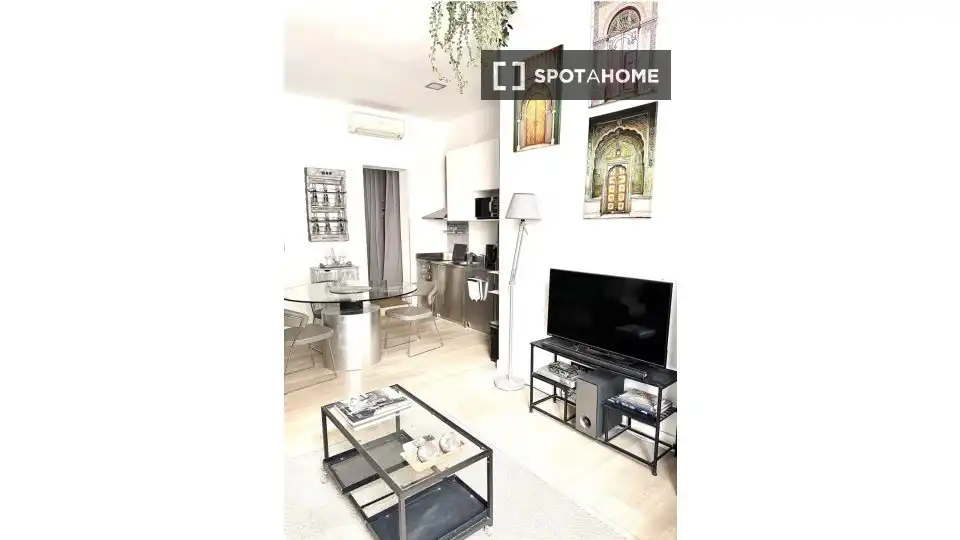 Living room of Flat for rent in Madrid  with Air Conditioner, Heating and Furnished
