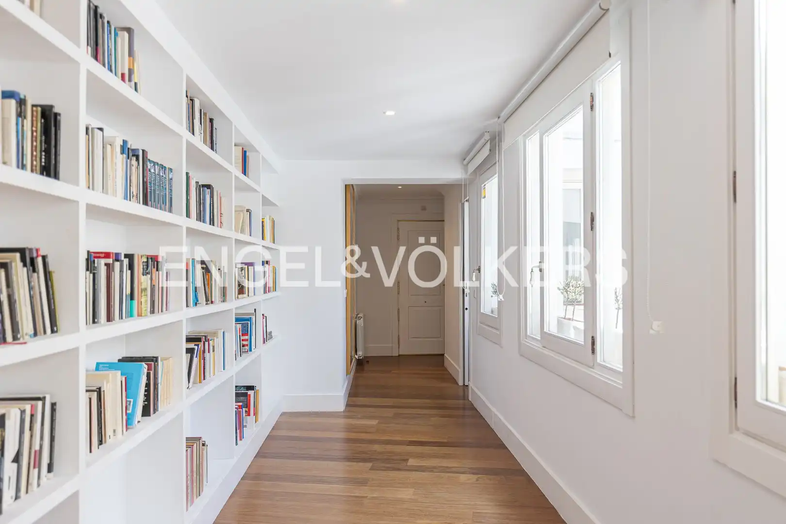 Flat for rent in Madrid  with Air Conditioner, Heating and Balcony