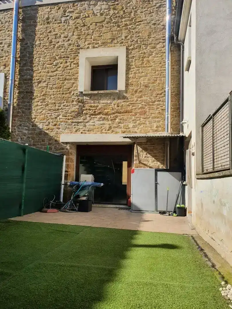 Vista exterior de Dúplex en venda en Garínoain amb Parquet, Traster i Forn