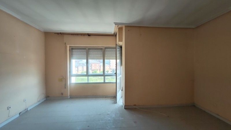 Habitación de Piso en venta en Ponferrada con Balcón