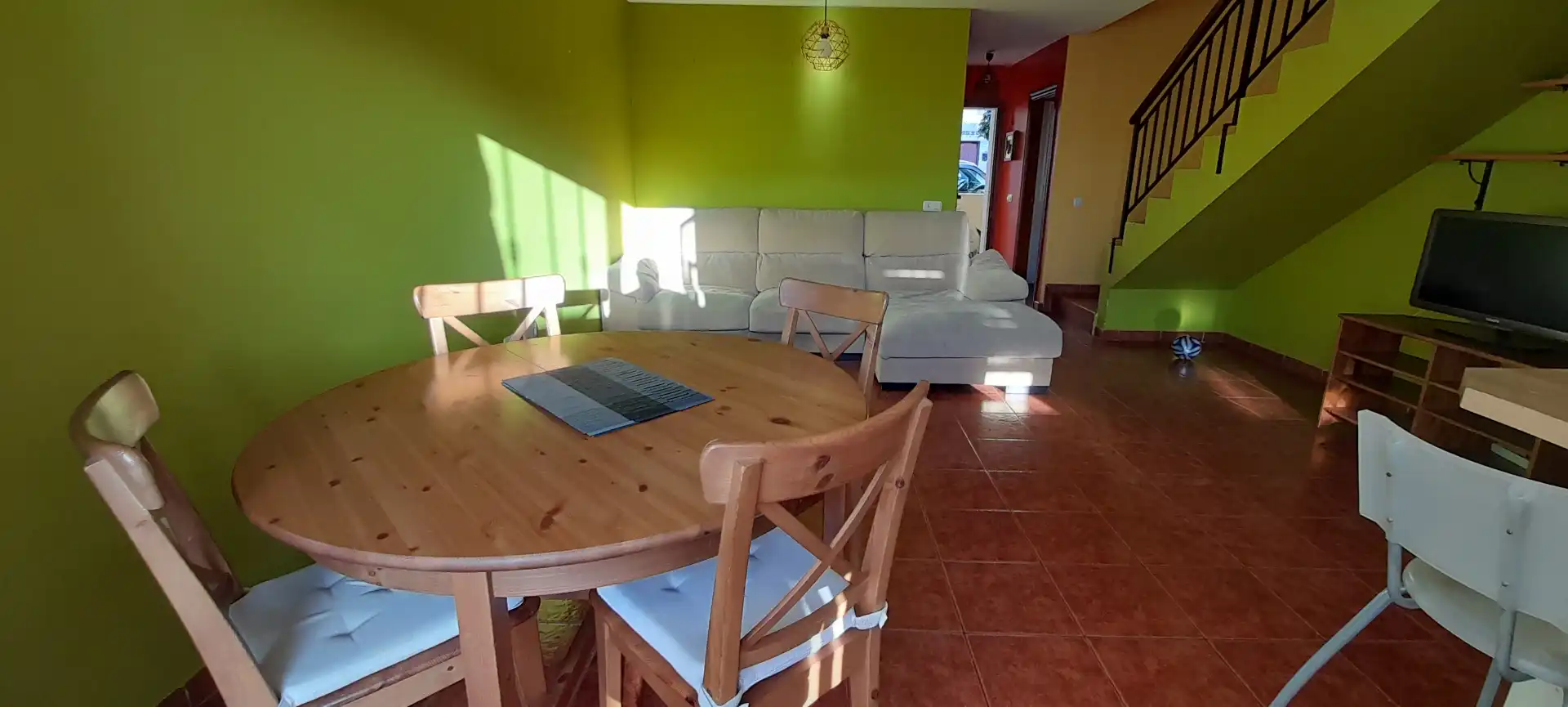 Comedor de Casa adosada de alquiler en Santa Cruz de Tenerife con Aire acondicionado, Terraza y Amueblado