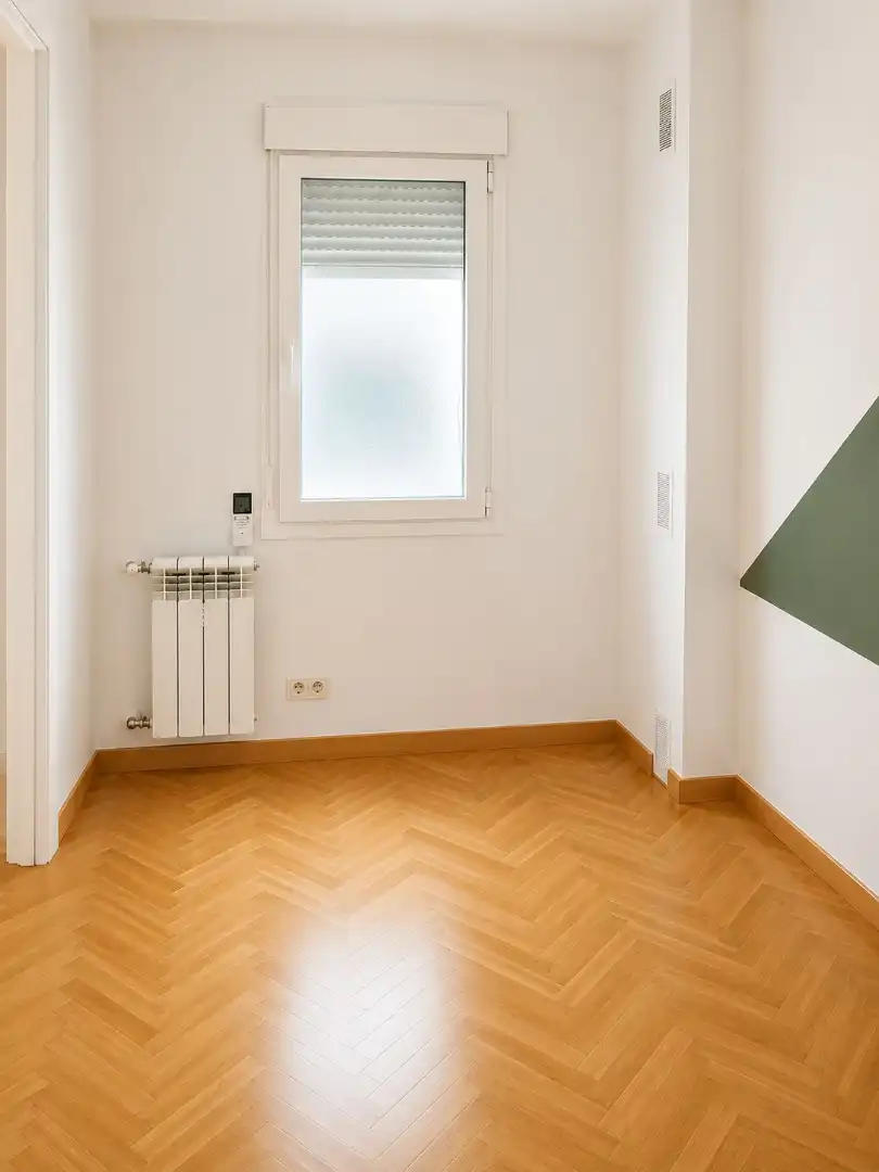 Bedroom of Flat for sale in Madrid  with Parquet flooring, Washing machine and Alarm