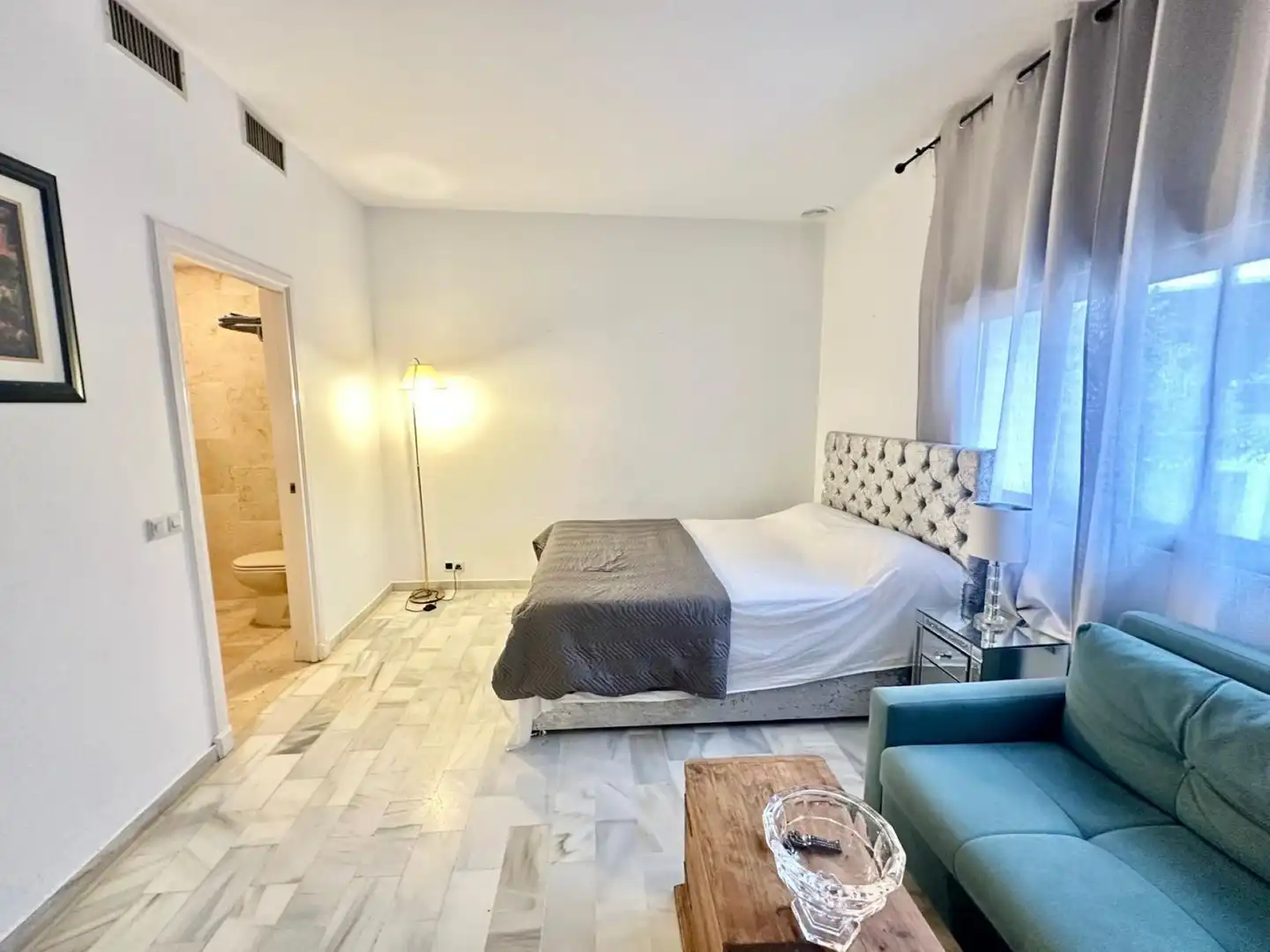 Dormitori de Estudi en venda en Marbella amb Aire condicionat, Moblat i Piscina comunitària