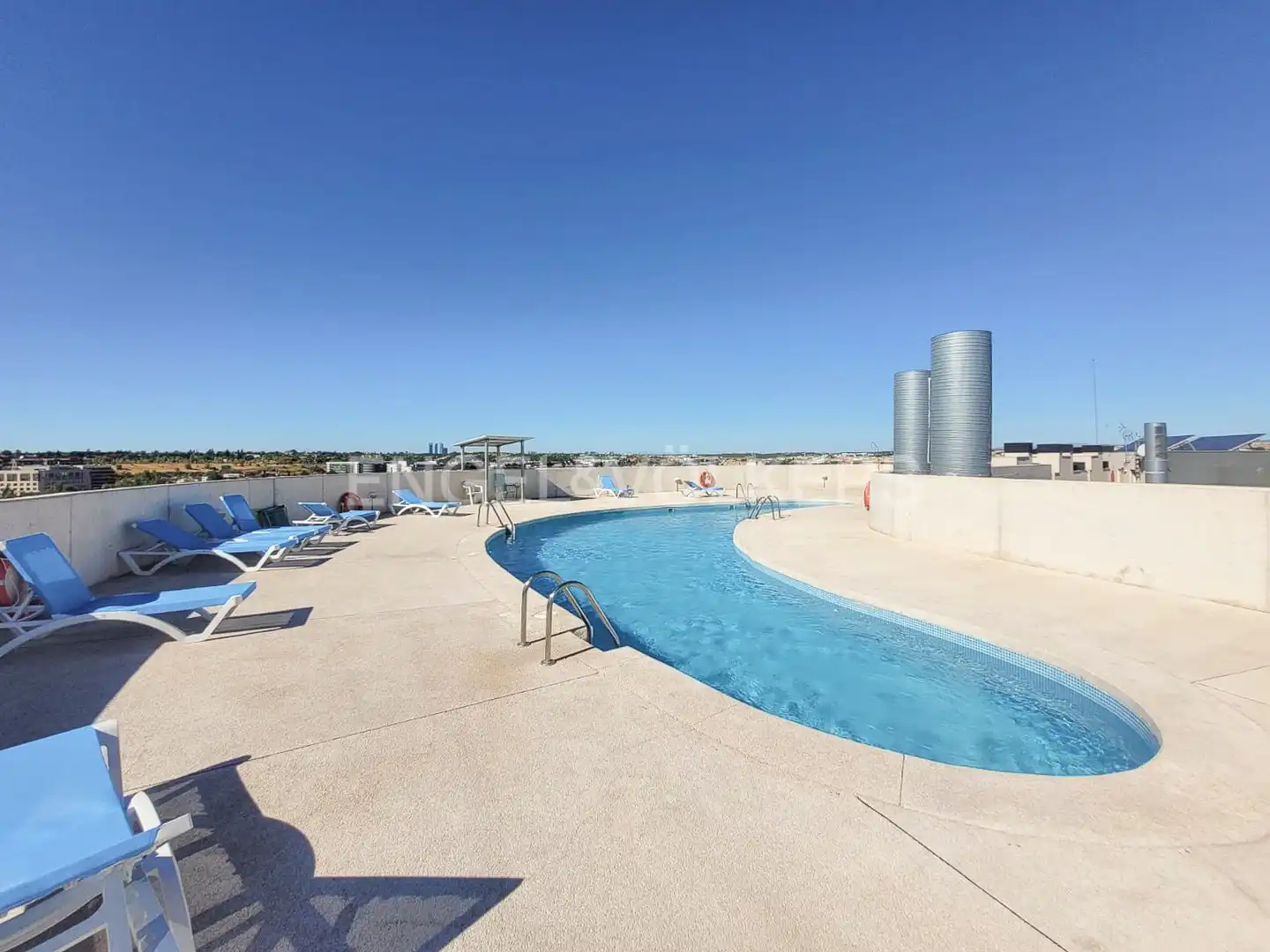 Swimming pool of Study for rent in San Sebastián de los Reyes  with Air Conditioner, Heating and Parquet flooring