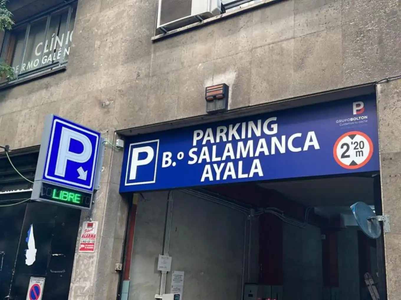 Parking of Garage for rent in Madrid  with Alarm