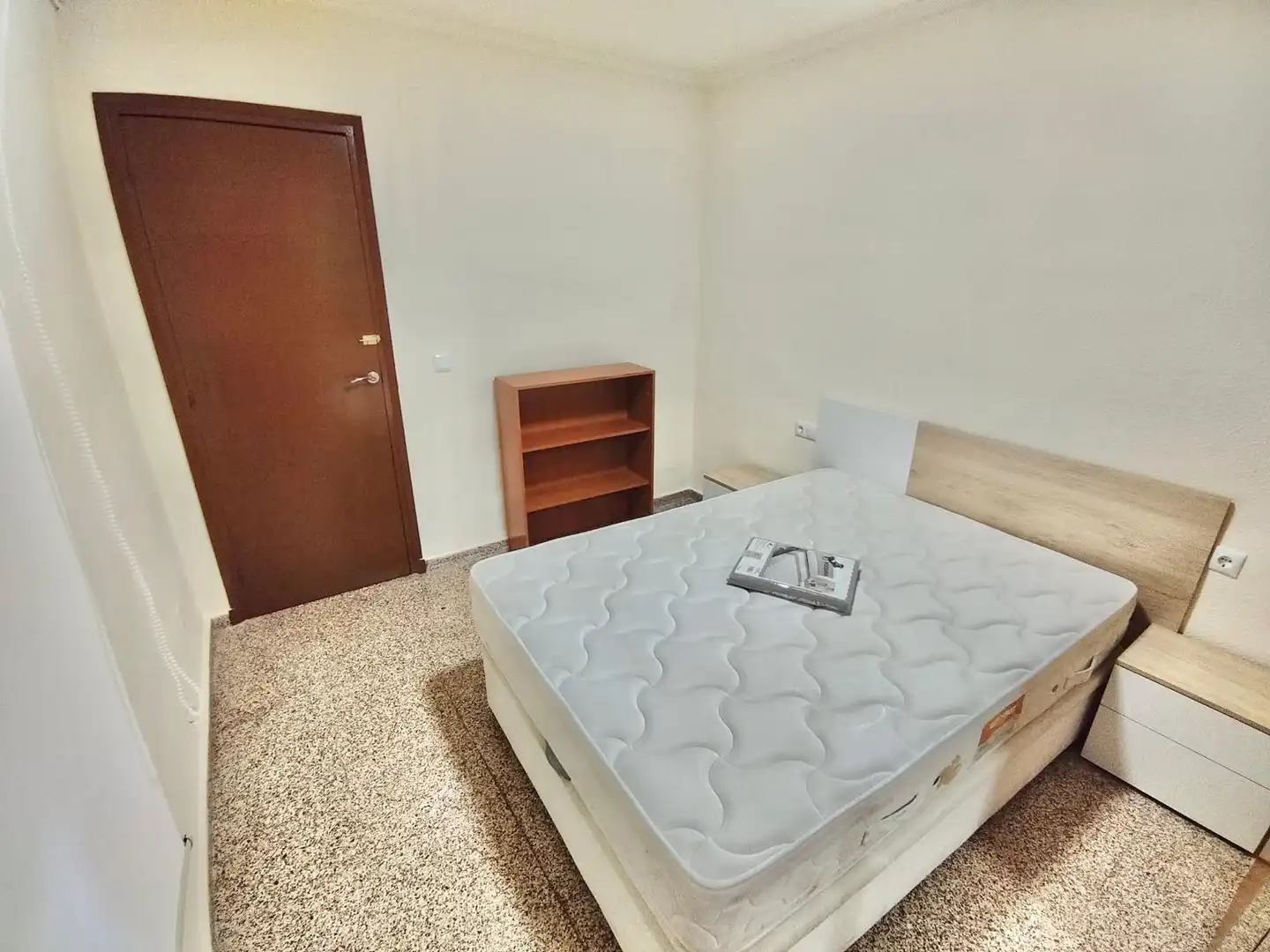 Habitación de Apartamento de alquiler en Almoradí con Amueblado, Microondas y TV