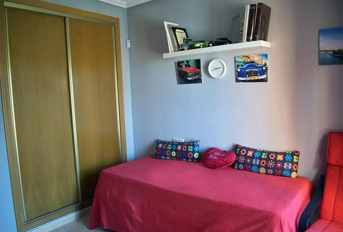 Casa aparellada amb terrassa en venda a Zona Carrefour - Urbanizaciones, imagen 32