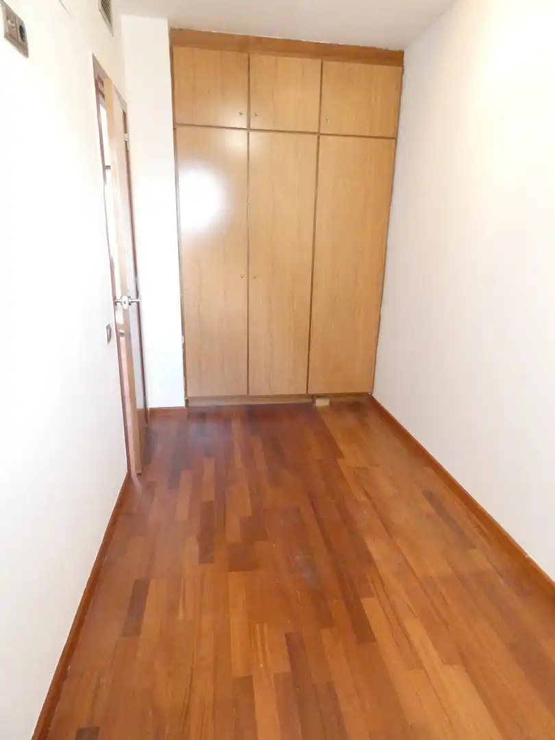 Dormitori de Pis en venda en Cerdanyola del Vallès amb Aire condicionat, Calefacció i Terrassa