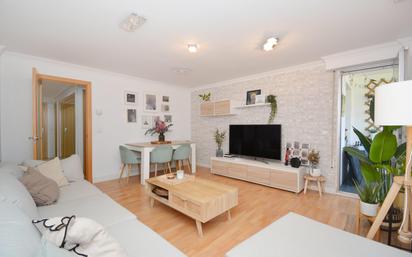 Living room of Flat for sale in  Zaragoza Capital  with Heating, Terrace and Storage room
