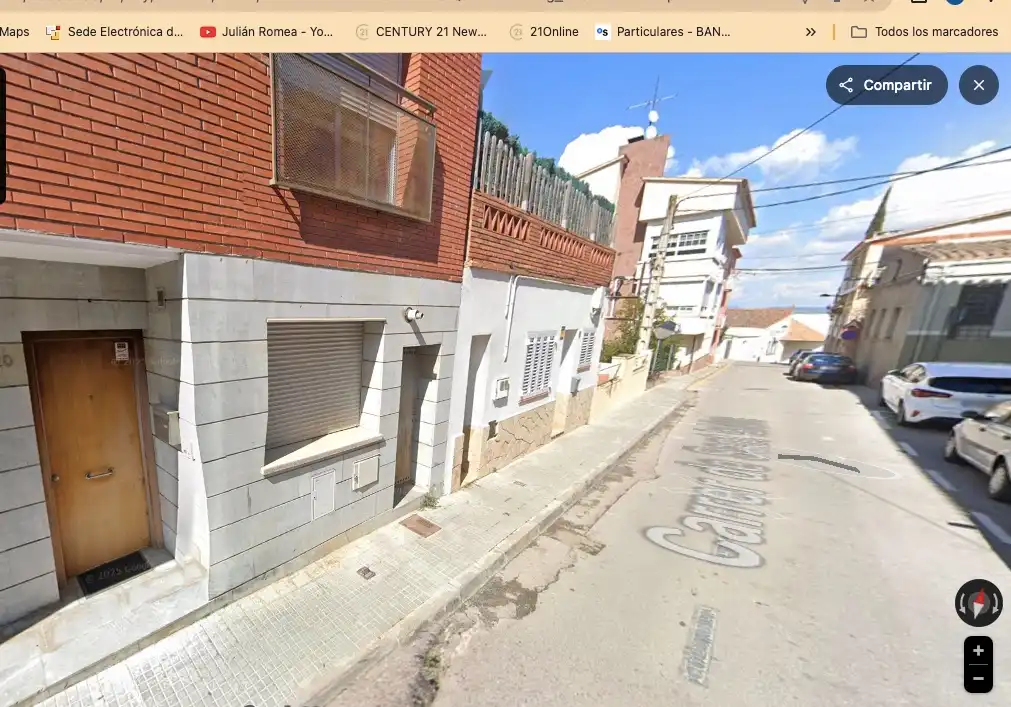 Vista exterior de Casa o chalet en venta en Castellví de Rosanes con Alarma