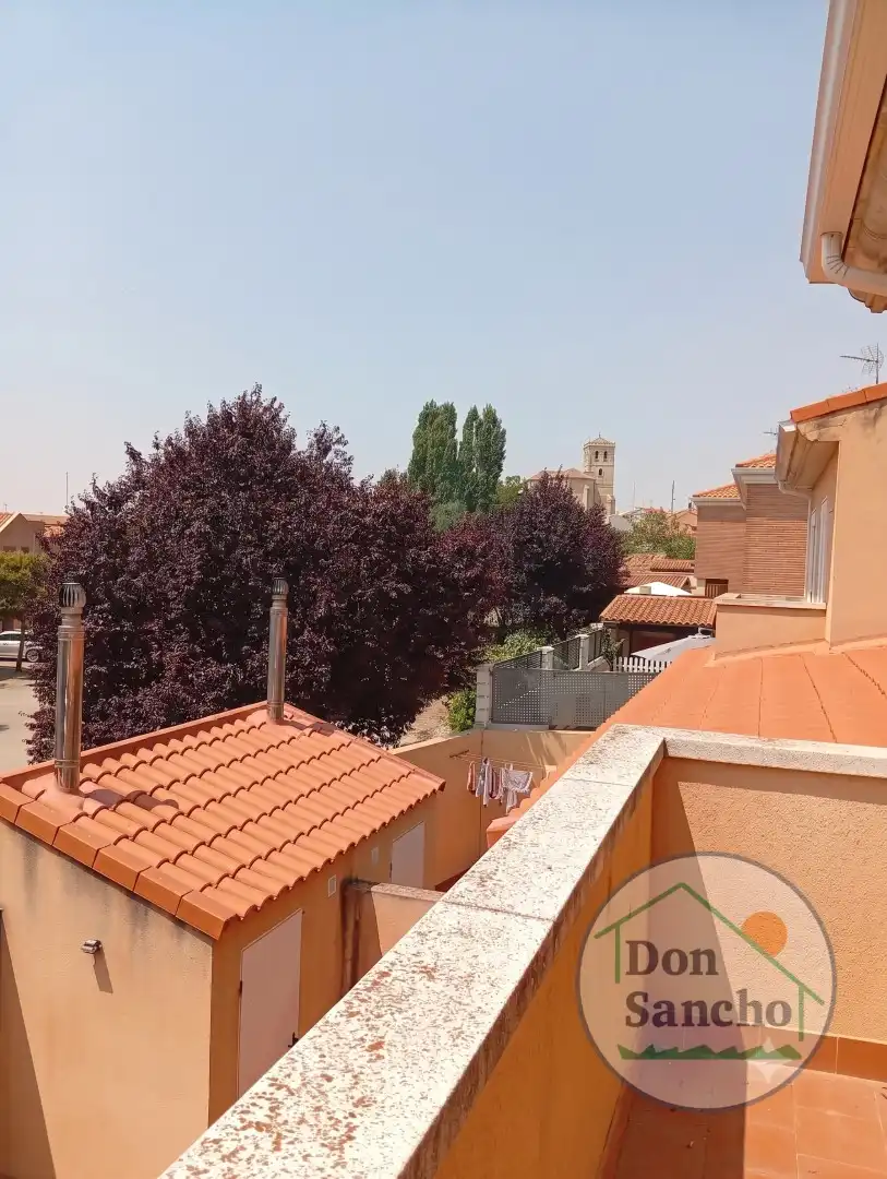 Terraza de Casa adosada en venta en Mucientes con Calefacción, Terraza y Balcón