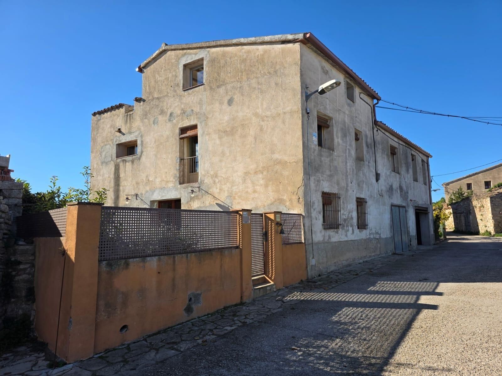 Vista exterior de Casa o xalet en venda en La Llacuna amb Calefacció, Jardí privat i Terrassa