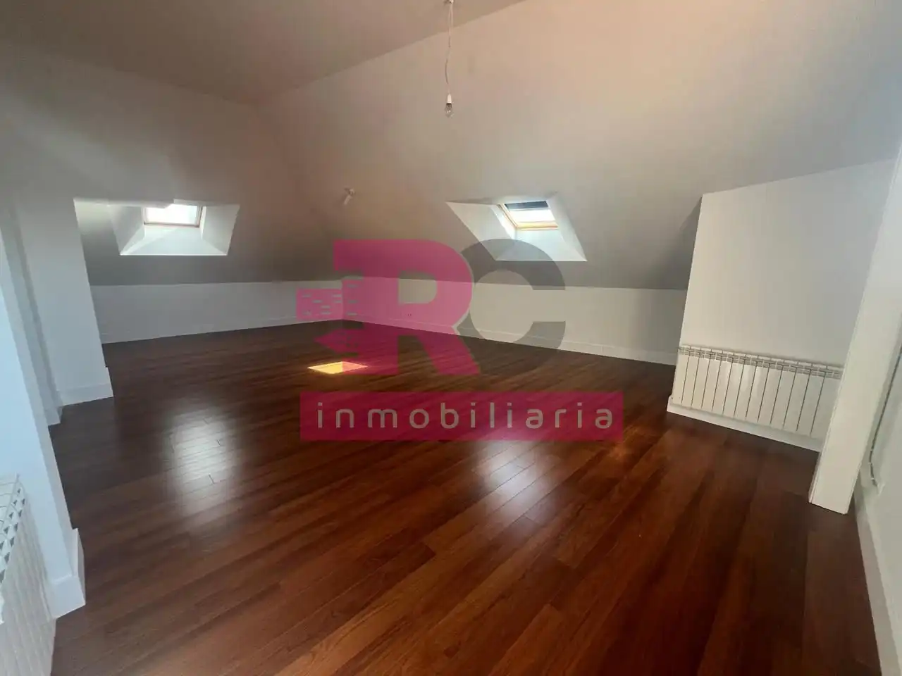 Habitación de Ático en venta en Salamanca con Aire acondicionado y Calefacción