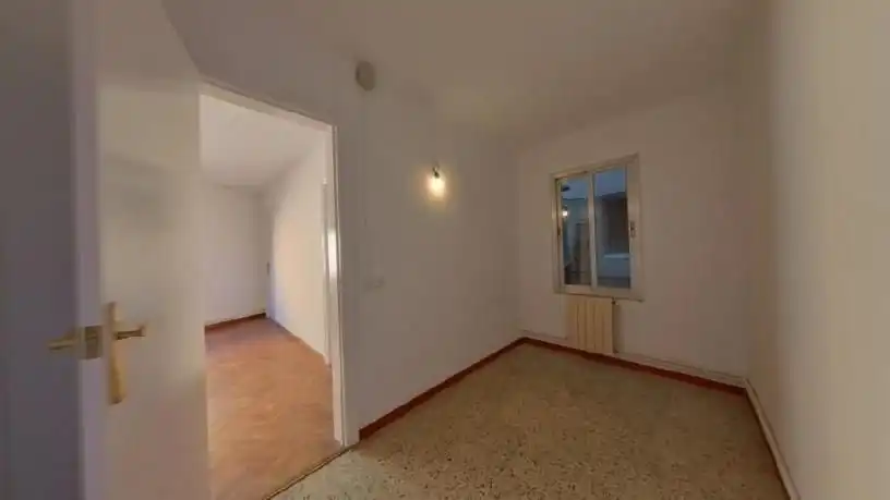 Bedroom of Flat for sale in Barcelona