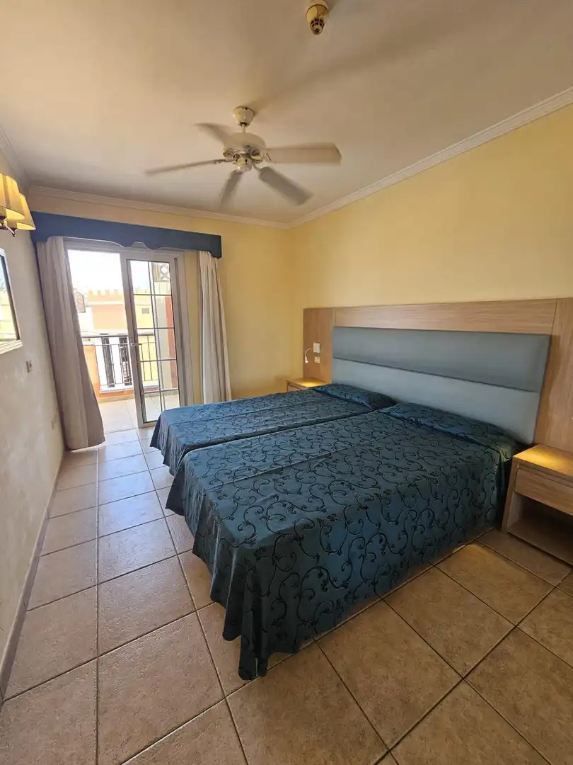 Habitación de Ático en venta en Arona con Jardín privado, Terraza y Piscina comunitaria