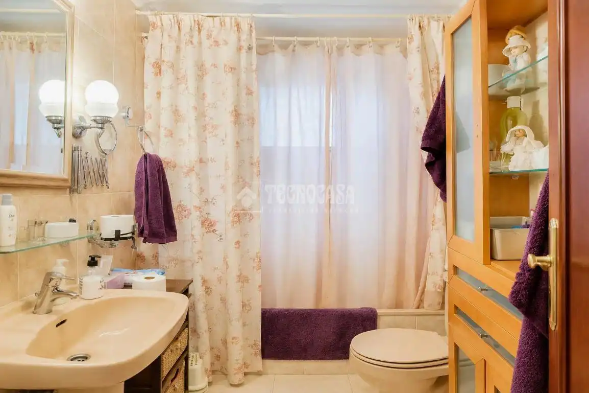 Baño de Piso en venta en Ingenio con Amueblado