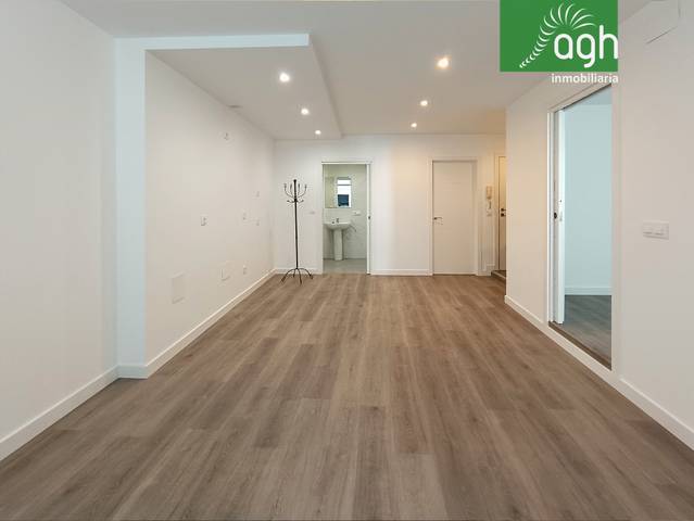 Oficina en Alquiler en Rúa San Luís en Os Mallos