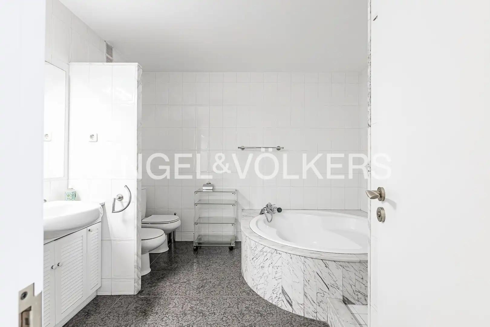 Bathroom of Detached homes for sale in Sant Cugat del Vallès  with Air Conditioner, Heating and Private garden