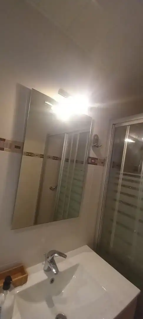 Baño de Piso de alquiler en Rubí con Aire acondicionado, Terraza y Amueblado
