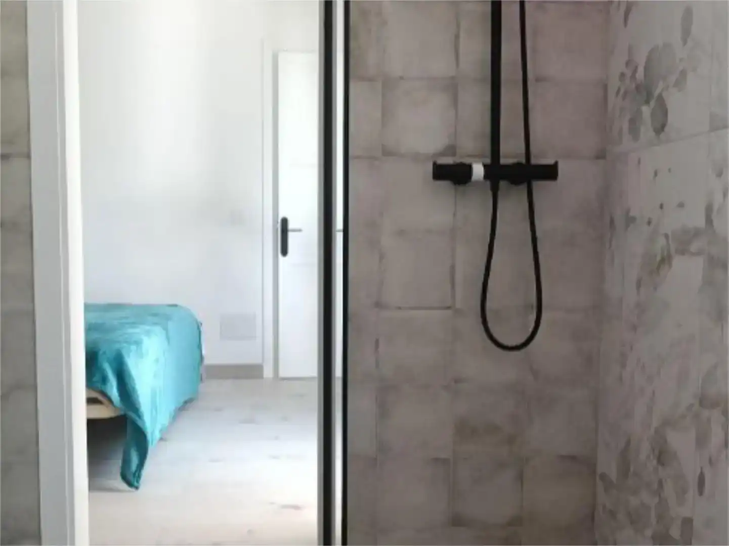 Bany de Apartament de lloguer en Pollença amb Aire condicionat, Jardí privat i Parquet