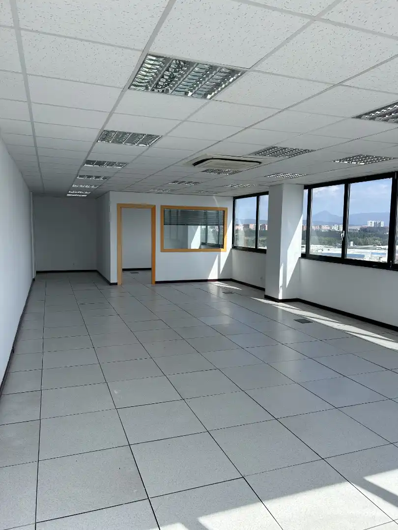 Office space with lift to rent in Polígono Parque Empresarial la Muga 6, imagen 17