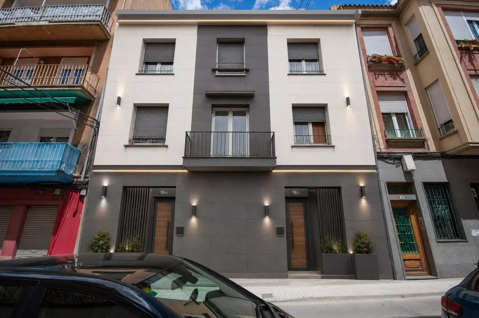 Vista exterior de Edificio en venta en Elda