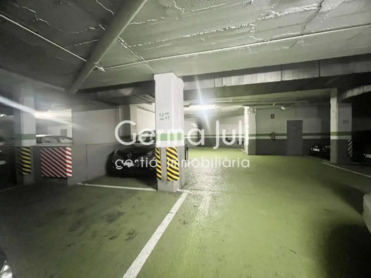 Parkplatz von Garage zum Verkauf in Badalona