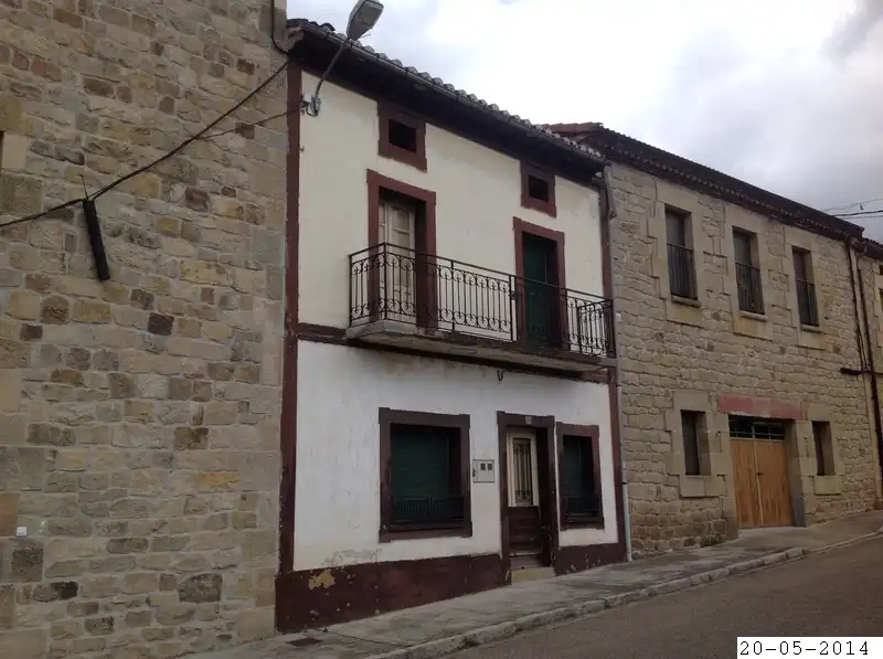 Vista exterior de Piso en venta en Regumiel de la Sierra