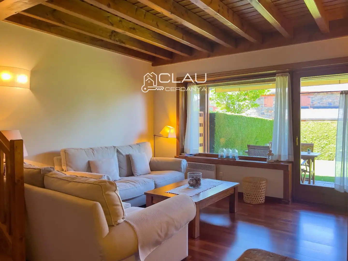 Wohnzimmer von Einfamilien-Reihenhaus zur Miete in Palau - de - Cerdagne mit Heizung, Privatgarten und Parkett