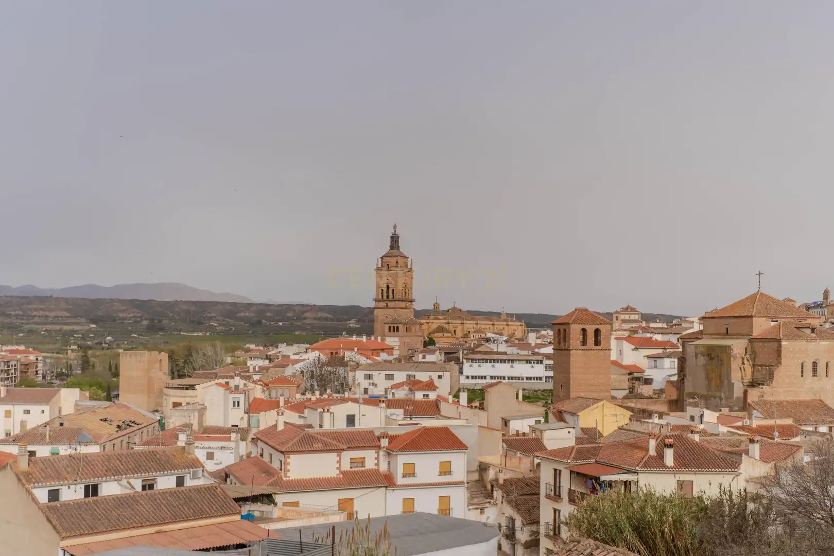 Vista exterior de Casa o xalet en venda en Guadix amb Traster