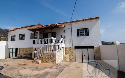 Vista exterior de Casa o xalet en venda en Candelaria amb Terrassa