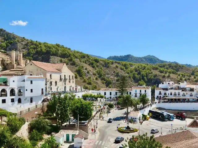 Vista exterior de Ático de alquiler en Frigiliana con Aire acondicionado, Calefacción y Terraza