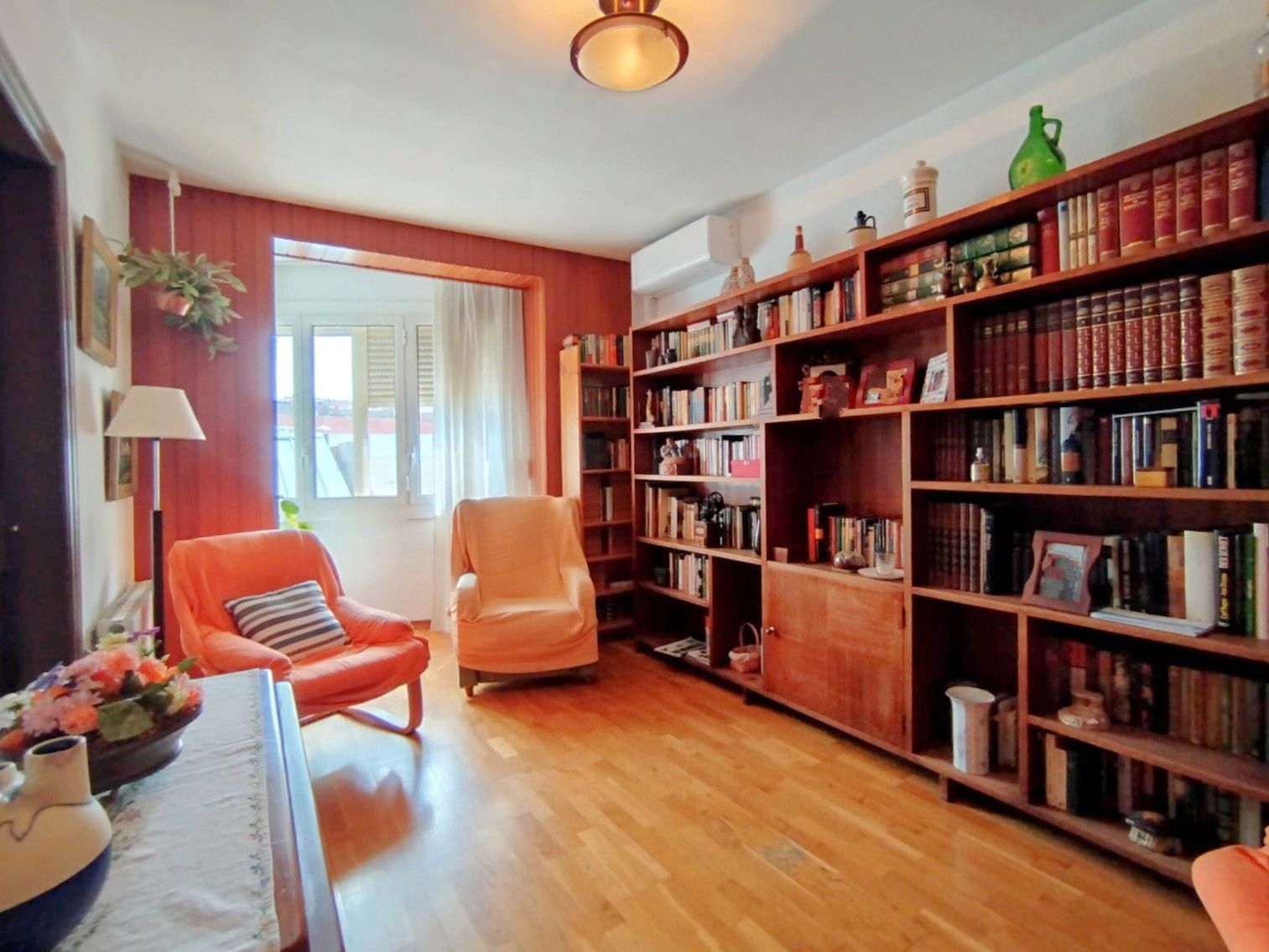 Sala d'estar de Pis en venda en L'Hospitalet de Llobregat amb Aire condicionat, Calefacció i Parquet