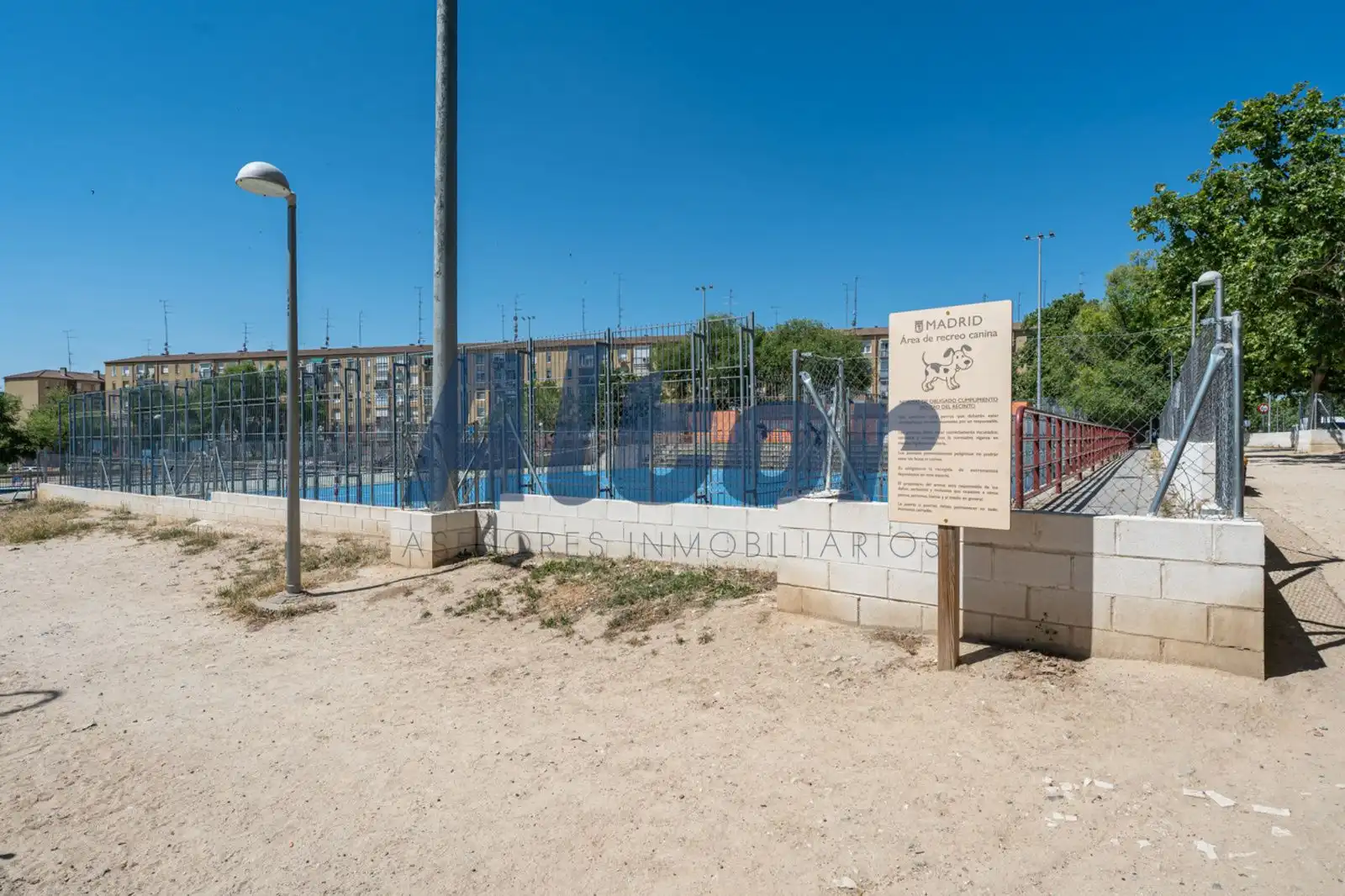 Piscina de Piso en venta en Madrid con Calefacción y Amueblado