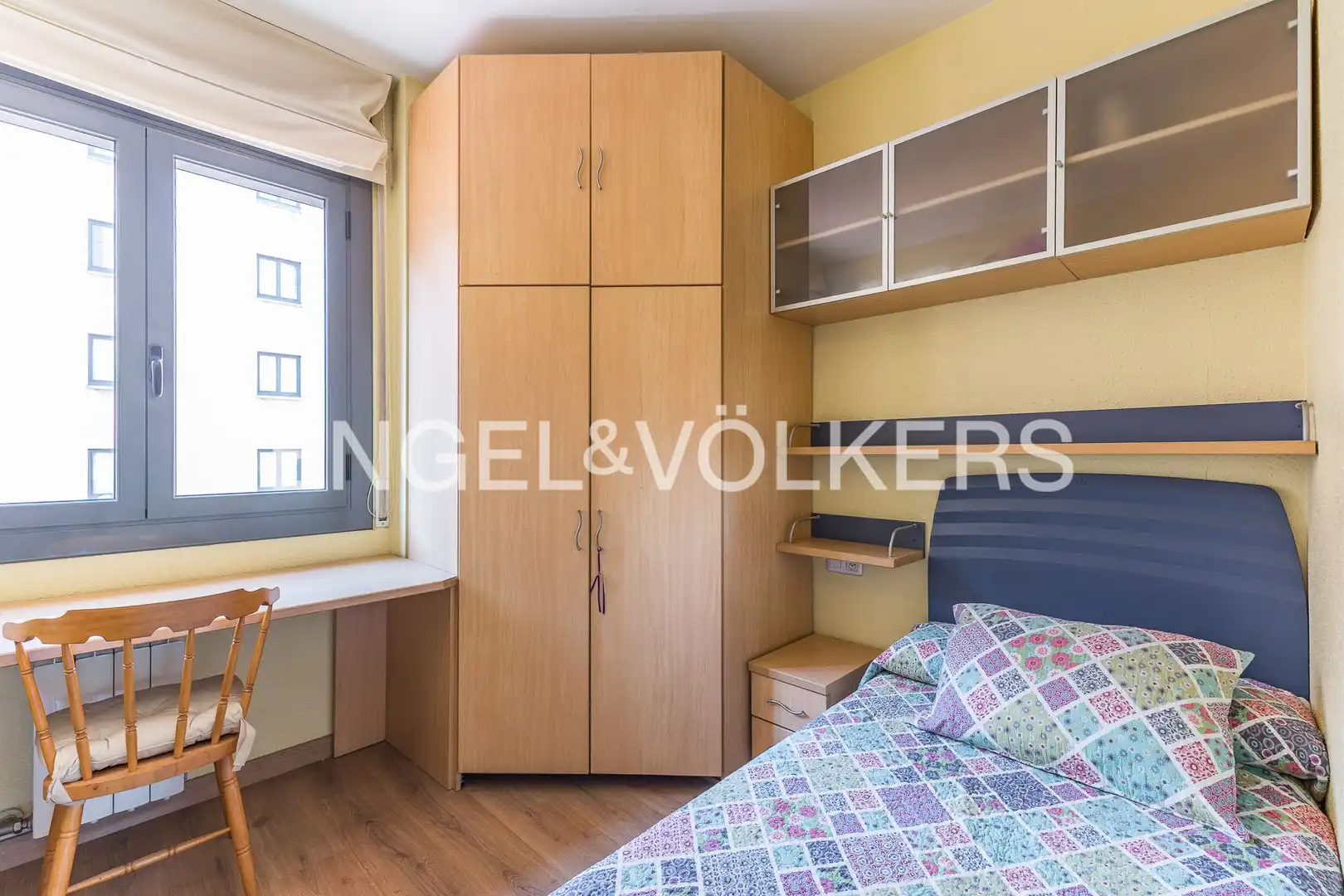 Bedroom of Flat for rent in Esplugues de Llobregat  with Air Conditioner, Heating and Parquet flooring