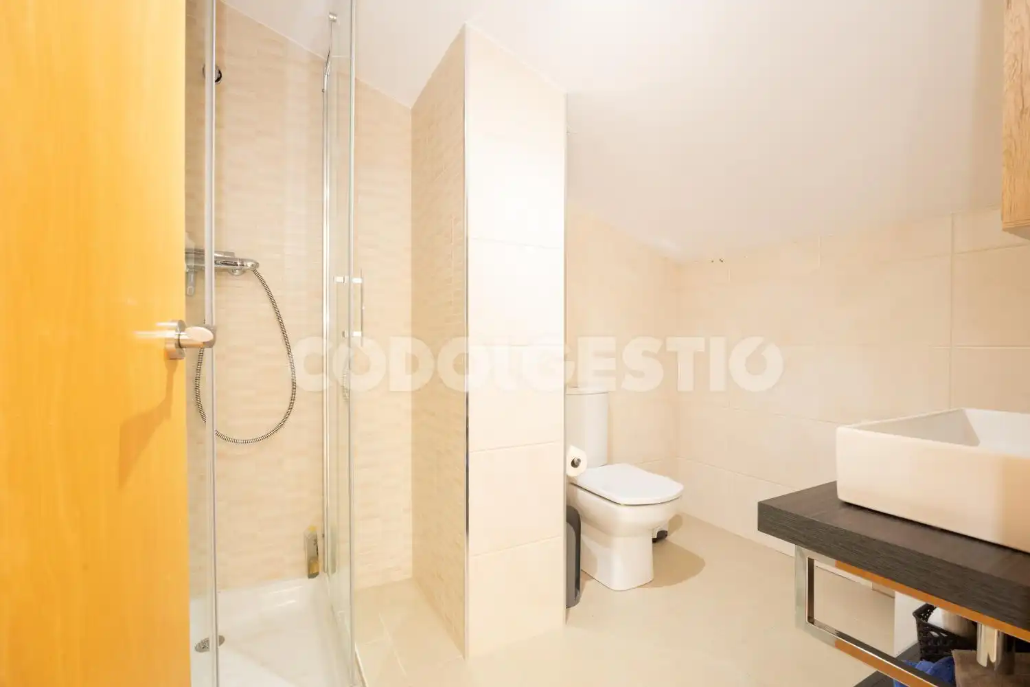Baño de Piso en venta en Torelló con Terraza y Balcón