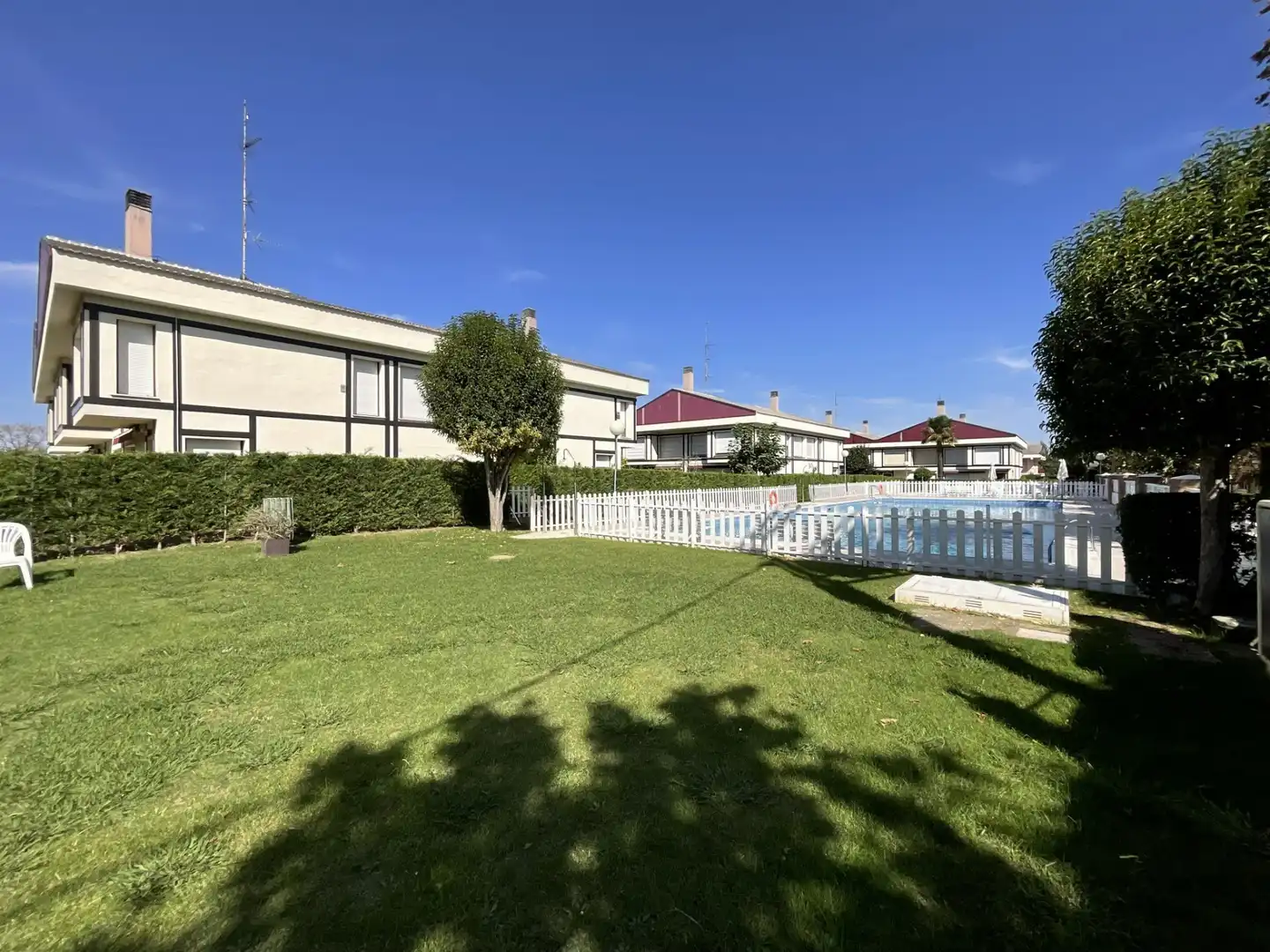 Adossat amb piscina en venda a Avenida de Haro, imagen 72