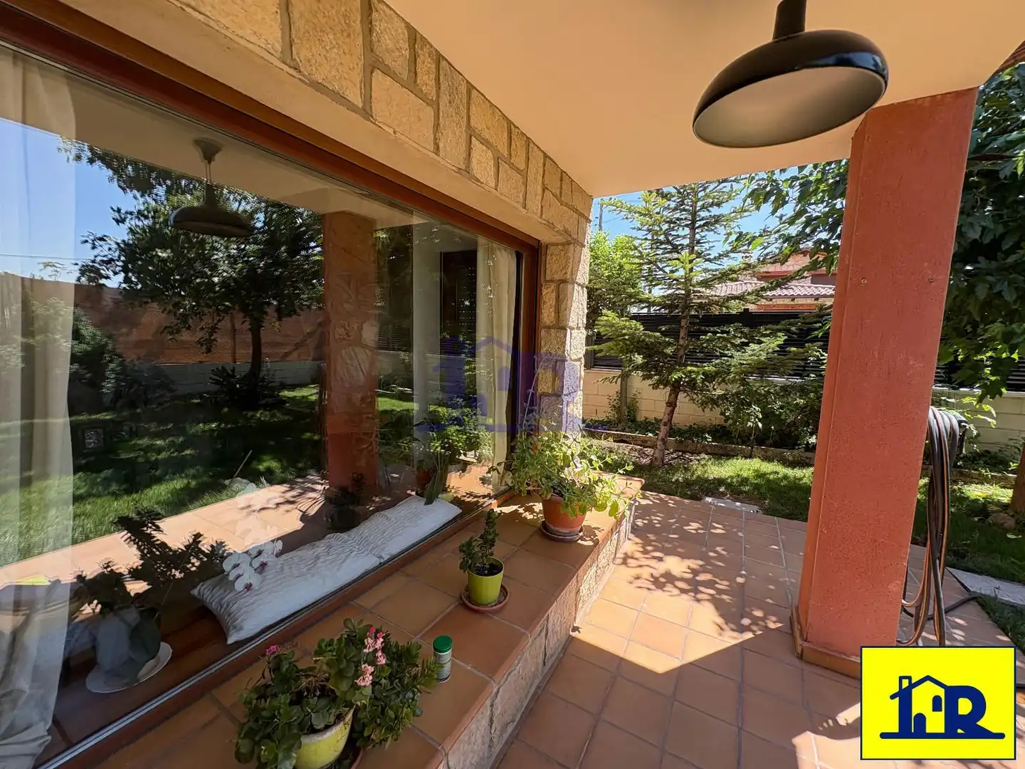 Jardí de Casa o xalet en venda en Sotorribas amb Calefacció, Jardí privat i Parquet