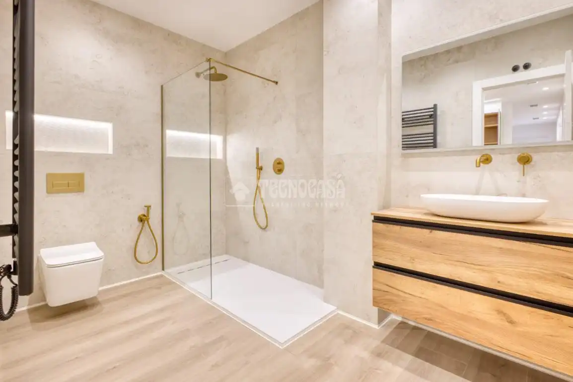 Baño de Piso en venta en Salamanca con Aire acondicionado, Calefacción y Jardín privado