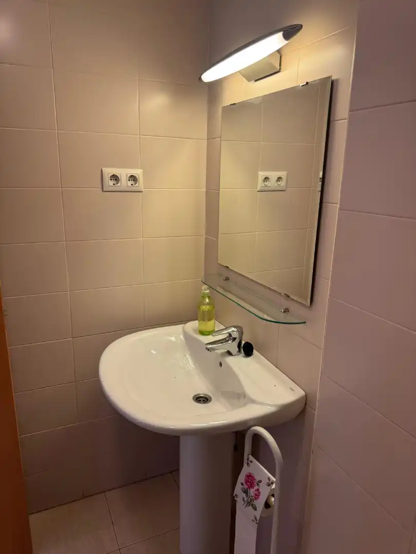 Bathroom of Flat for sale in Badalona  with Air Conditioner, Heating and Oven