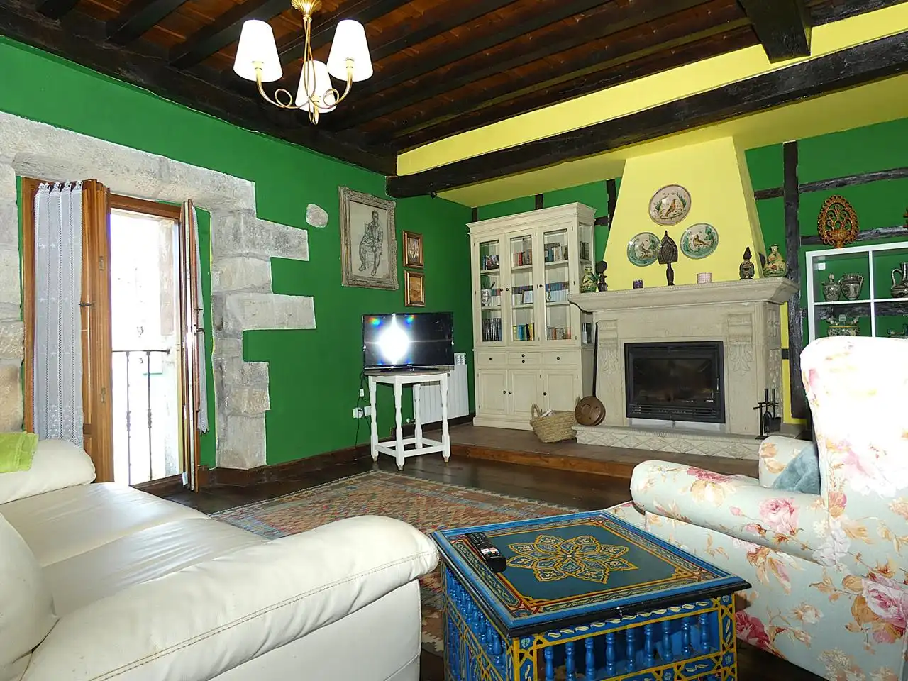 Sala de estar de Casa o chalet en venta en Ruente con Calefacción, Jardín privado y Amueblado
