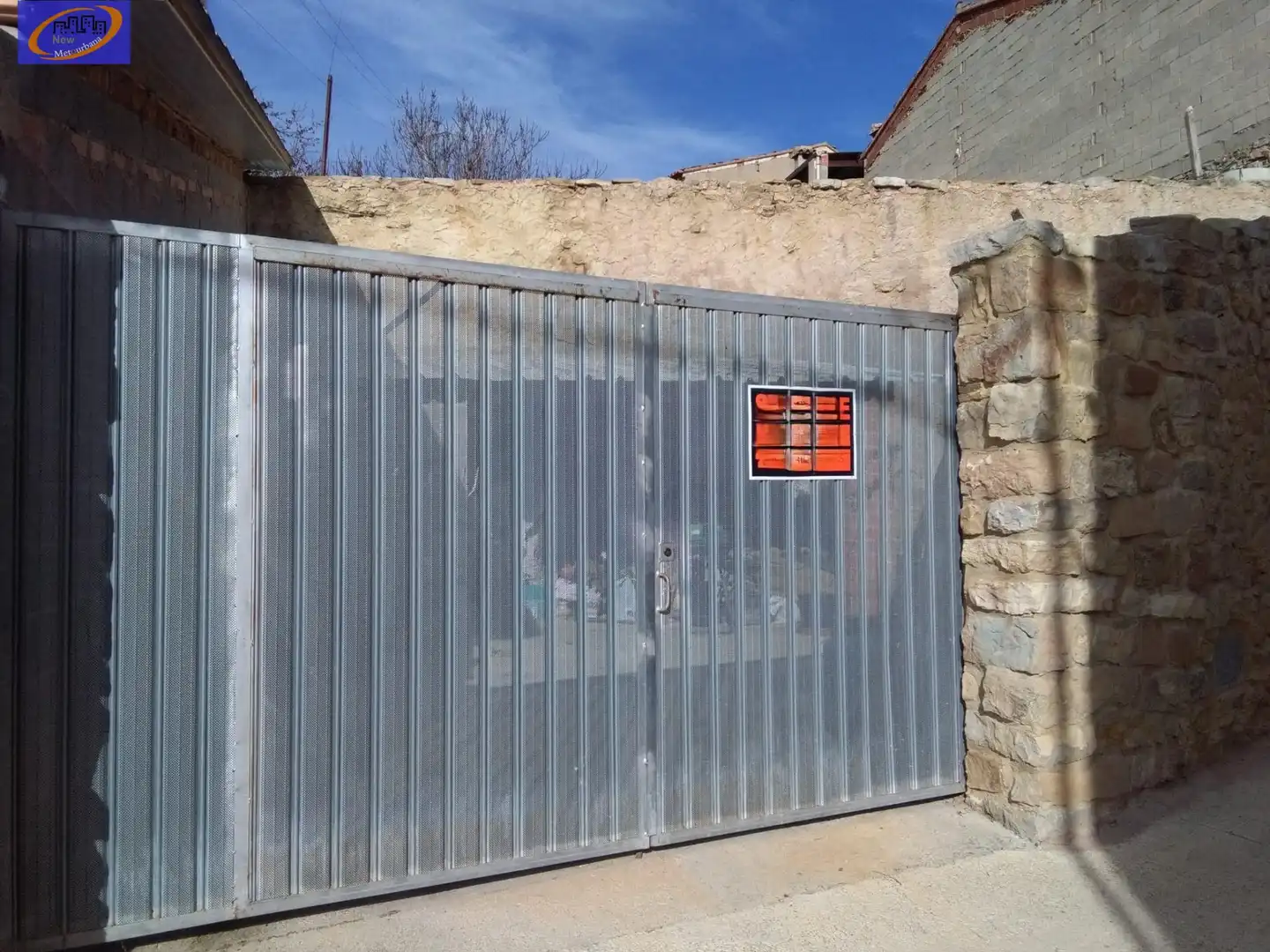 Parking of Houses for sale in Alpuente  with Heating, Storage room and Balcony