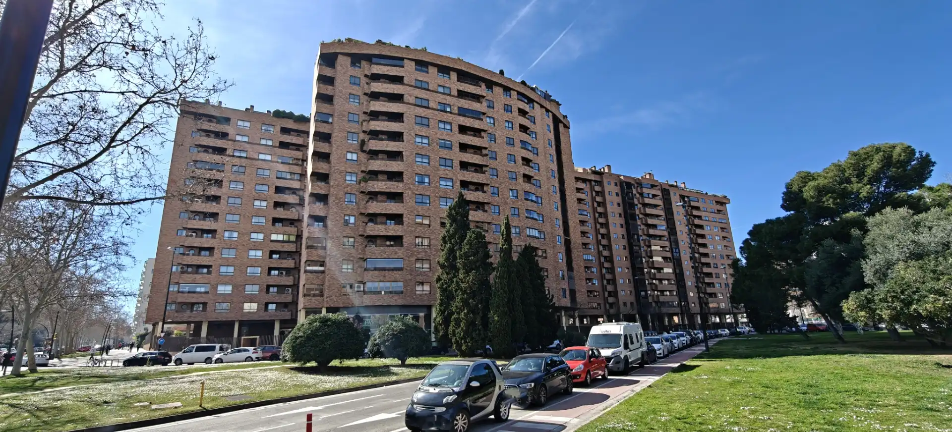 Exterior view of Attic for rent in Zaragoza  with Air Conditioner, Heating and Parquet flooring
