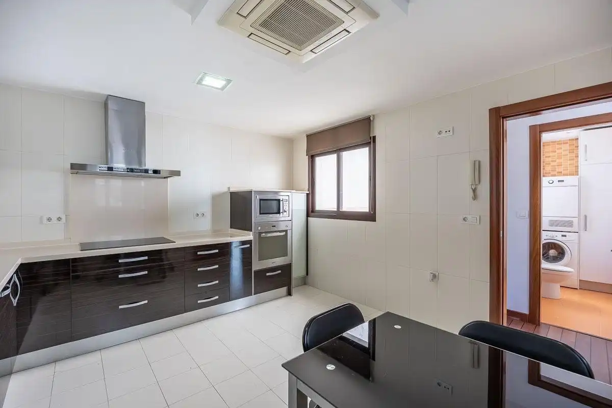Kitchen of Flat for sale in Granada  with Air Conditioner, Terrace and Balcony