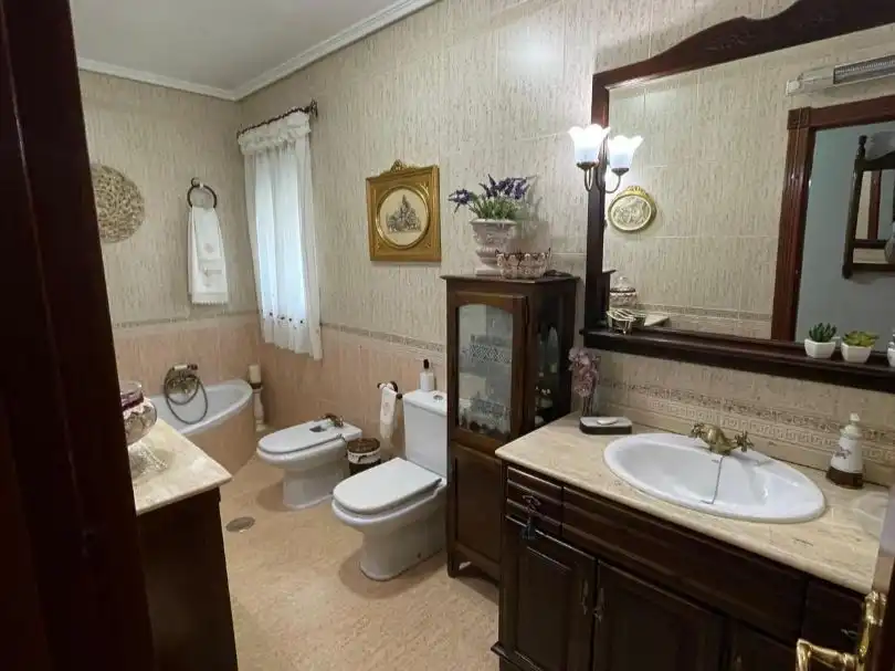 Bany de Pis en venda en Linares amb Aire condicionat, Calefacció i Traster