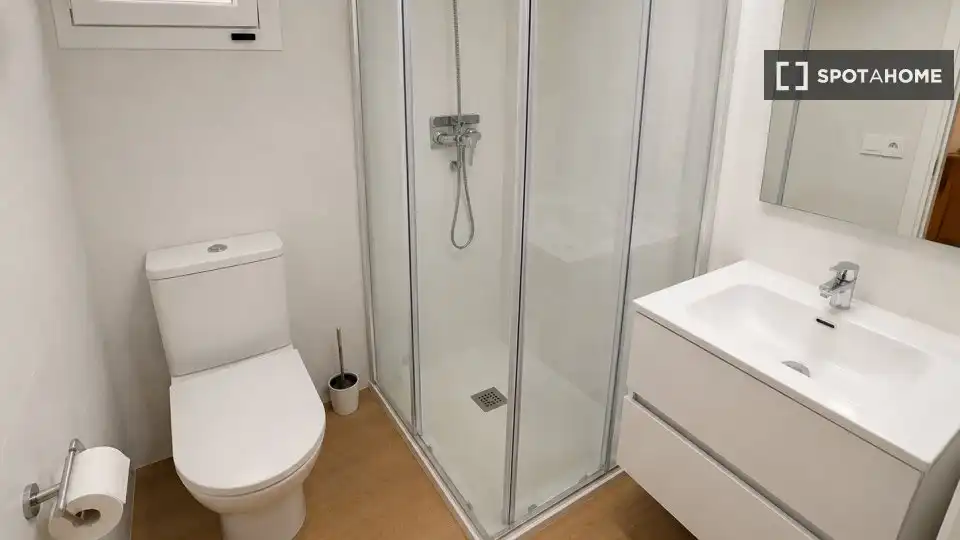 Bathroom of Flat for rent in Godella  with Air Conditioner, Heating and Furnished